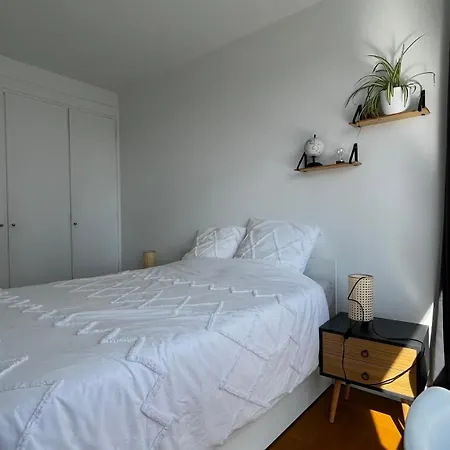 2 Private Bedrooms, Montparnasse Station Homestay