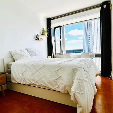 2 Private Bedrooms, Montparnasse Station Alloggio in famiglia Parigi