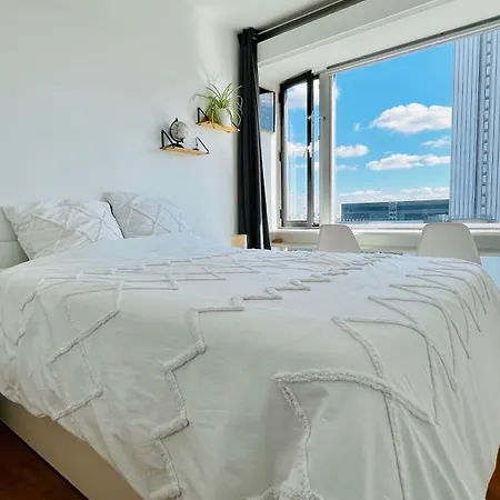 2 Private Bedrooms, Montparnasse Station Alloggio in famiglia Parigi