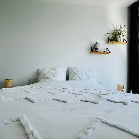 Alloggio in famiglia 2 Private Bedrooms, Montparnasse Station *