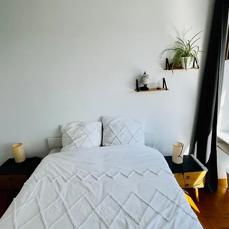 2 Private Bedrooms, Montparnasse Station Alloggio in famiglia