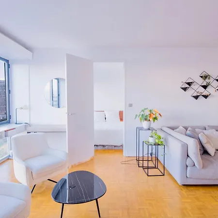 2 Private Bedrooms, Montparnasse Station Alloggio in famiglia *